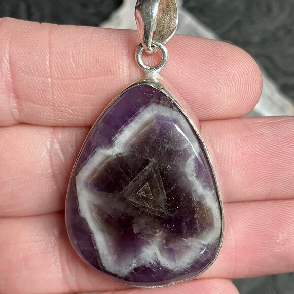 Chevron Amethyst Pendant Stone Crystal Jewelry - Picture 8 of 8